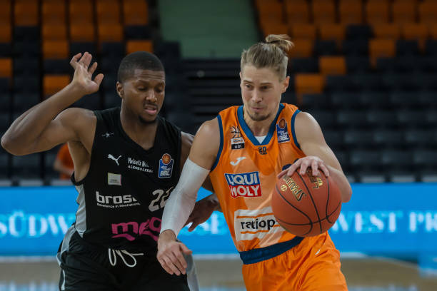 随着赛季的 随着赛季的