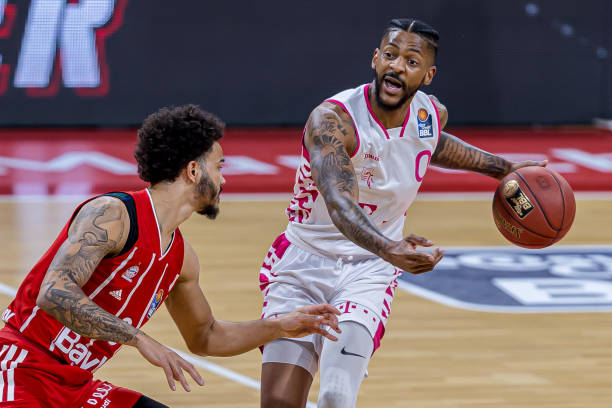 她在采访中 她在采访中